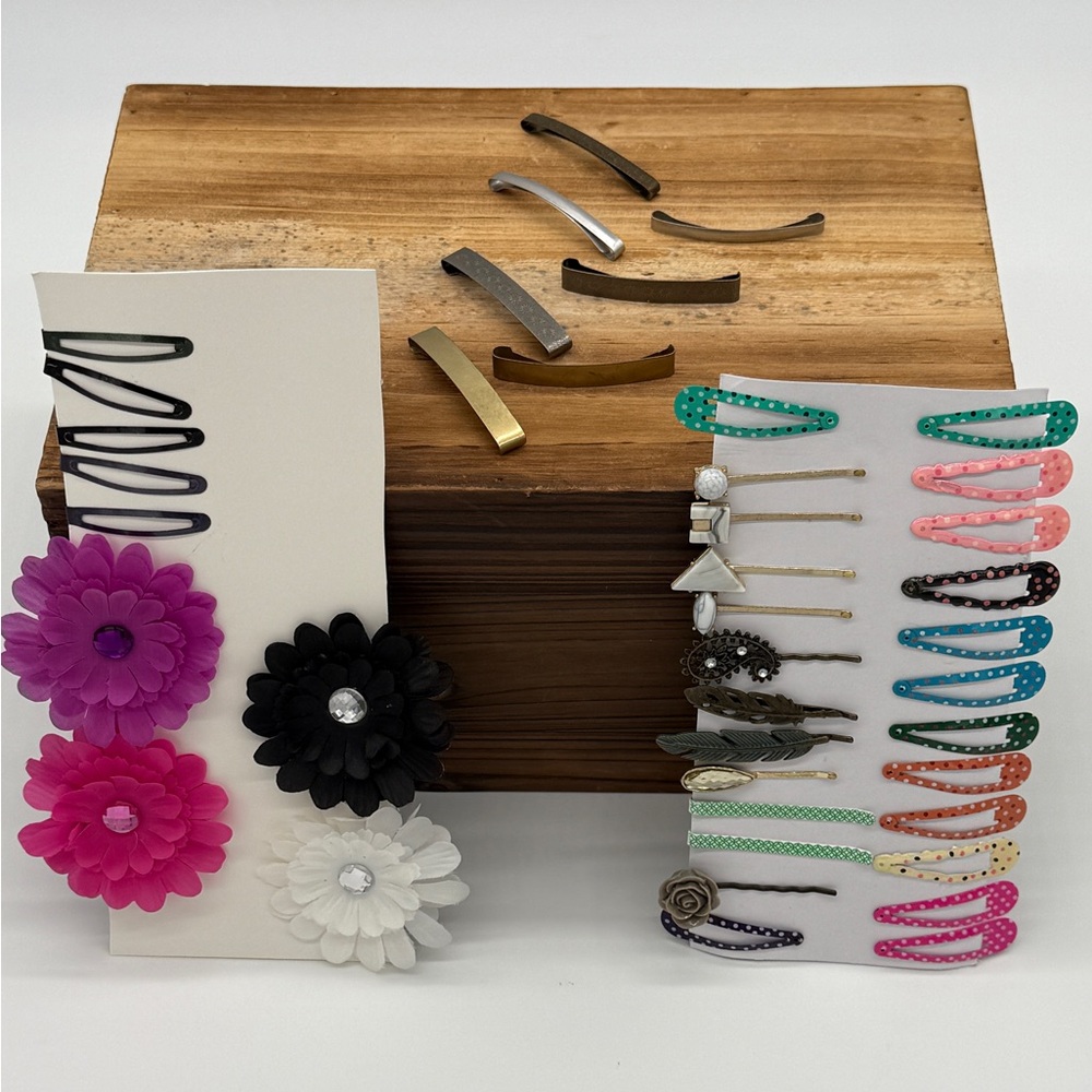 Lot of 41 Fashion Hair Clips, Barrettes, and Bobby Pins (EUC)